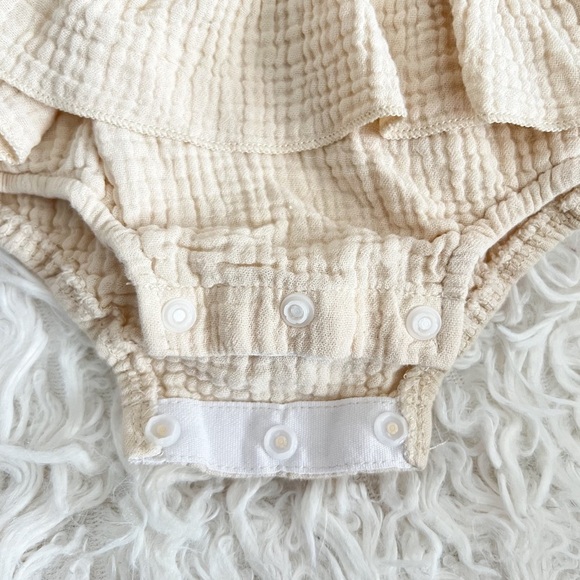 SHEIN Baby Girls Cream Tiered Ruffle Romper, Size 0-3M - Picture 6 of 7